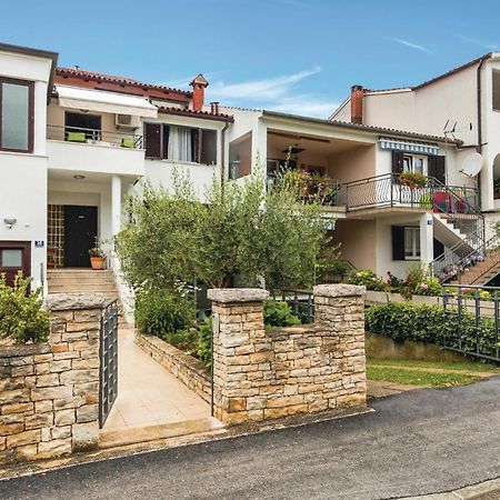 Gorgeous Apartment In Porec With Kitchen エクステリア 写真