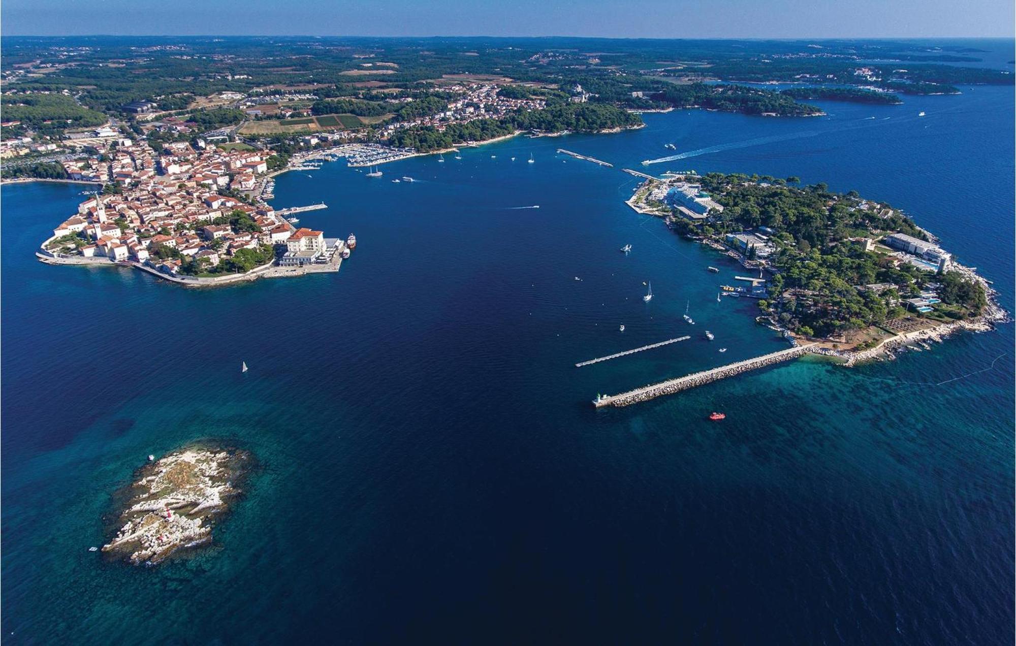 Gorgeous Apartment In Porec With Kitchen エクステリア 写真