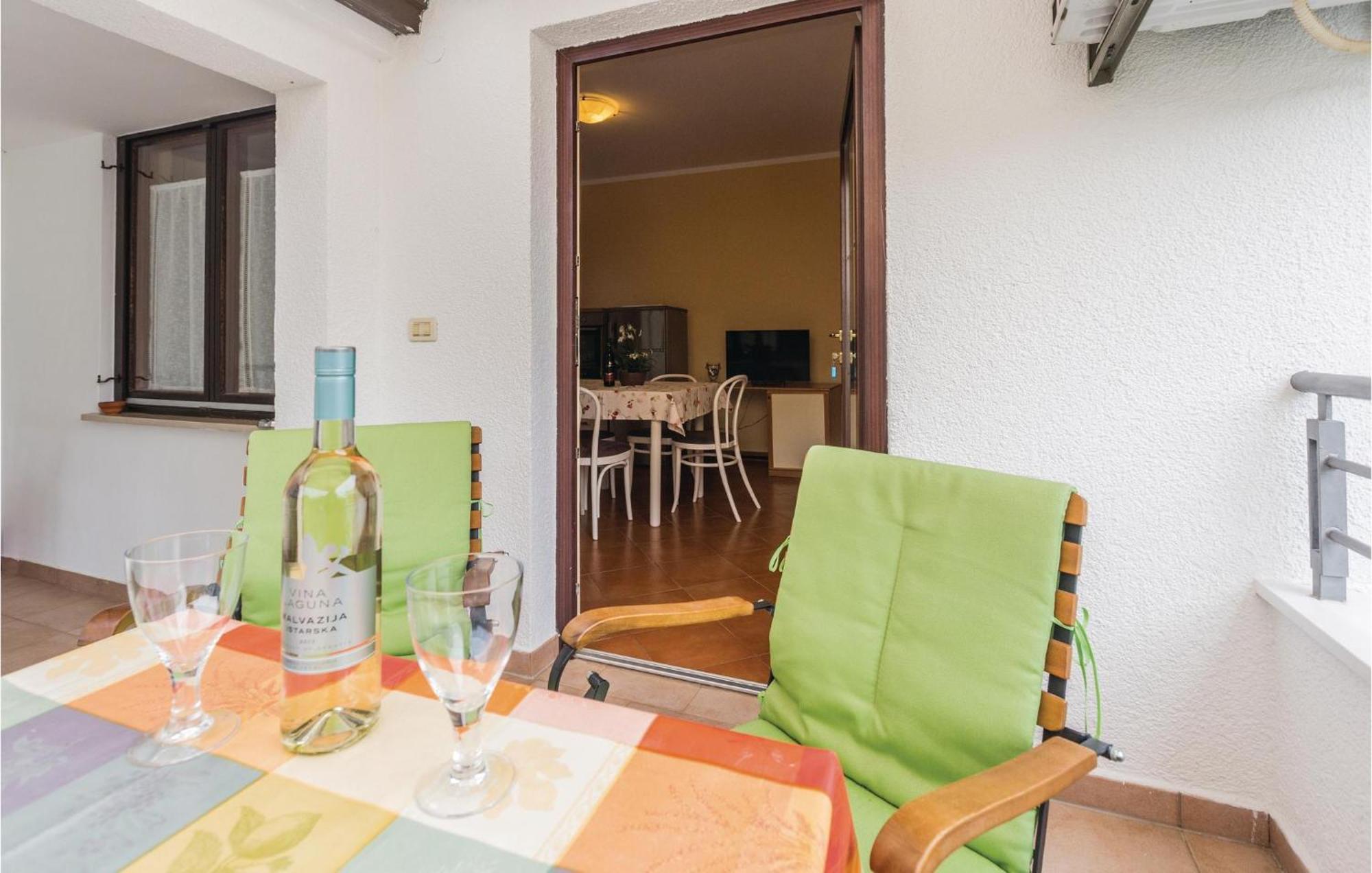 Gorgeous Apartment In Porec With Kitchen エクステリア 写真